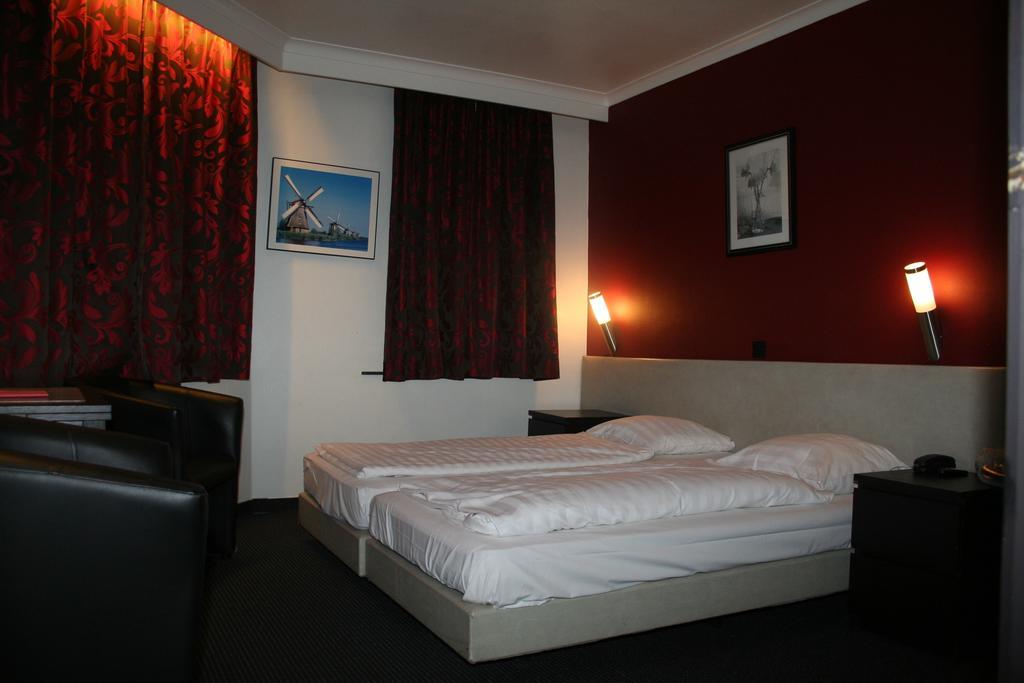 Hotel Admiraal Lanaken Exterior photo